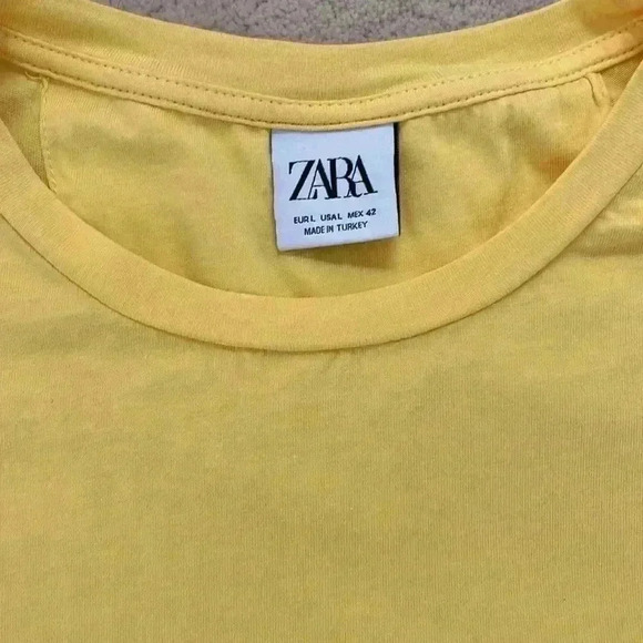 ZARA - bright  yellow streetwear t shirt - Picture 3 of 3
